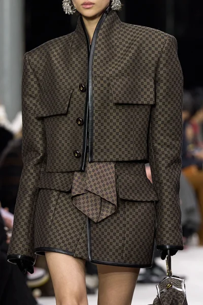 Look 54